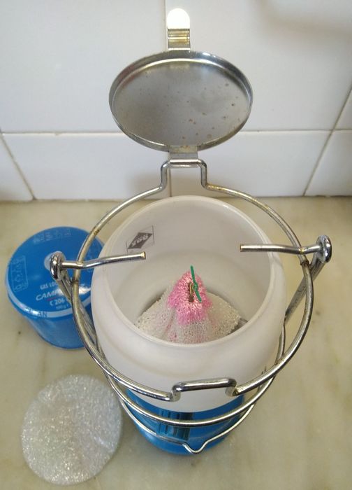 Fogão campingaz portátil e lanterna