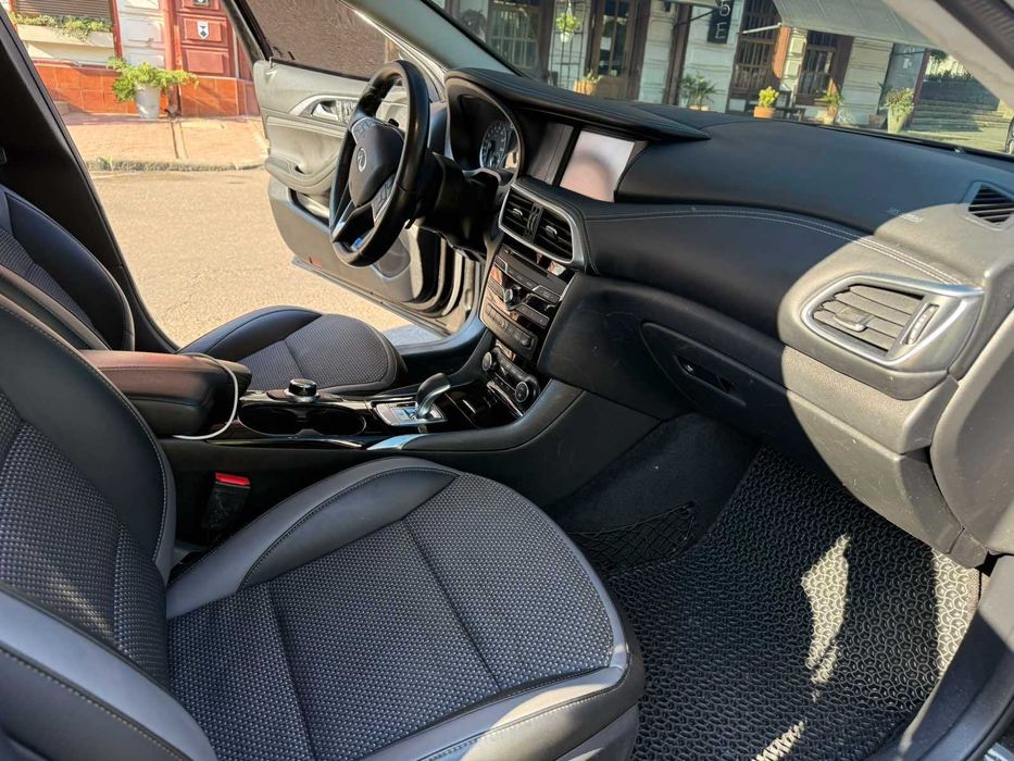 Infiniti QX30 2018