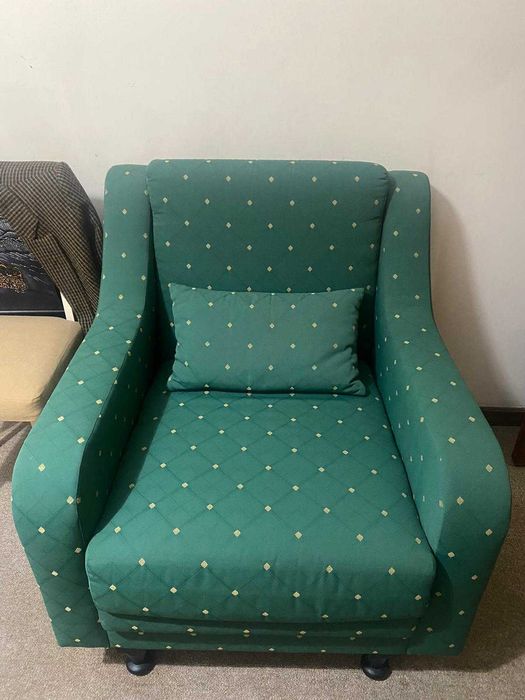 Conjunto sofás mesa e cadeiras