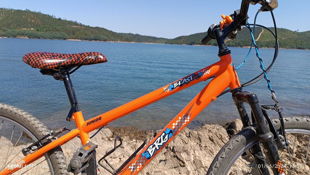 Vendo bicicleta usada _Roda 24_criança ou jovem 9 a 12 anos_