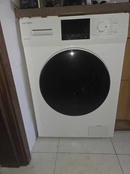 Vendo Máquina lava e seca electronia