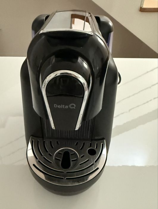 Vendo máquinas de café: Nescafé Dolce Gusto Piccolo e  Delta Q Qool  Ambas