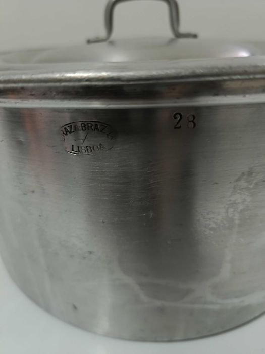 Tachos de alumínio antigo com tampa n. 26, 28 e 30