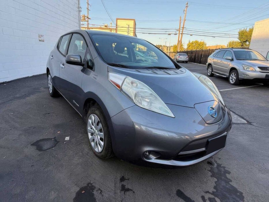 Nissan LEAF SL      2015