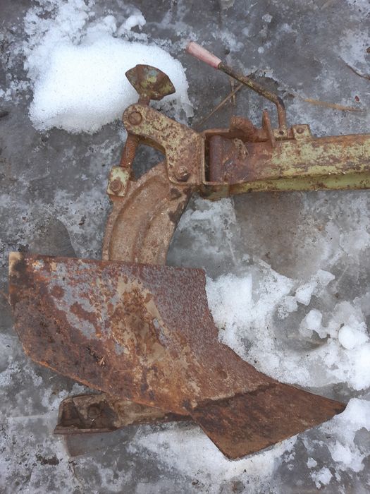 Плуг до мотоблока