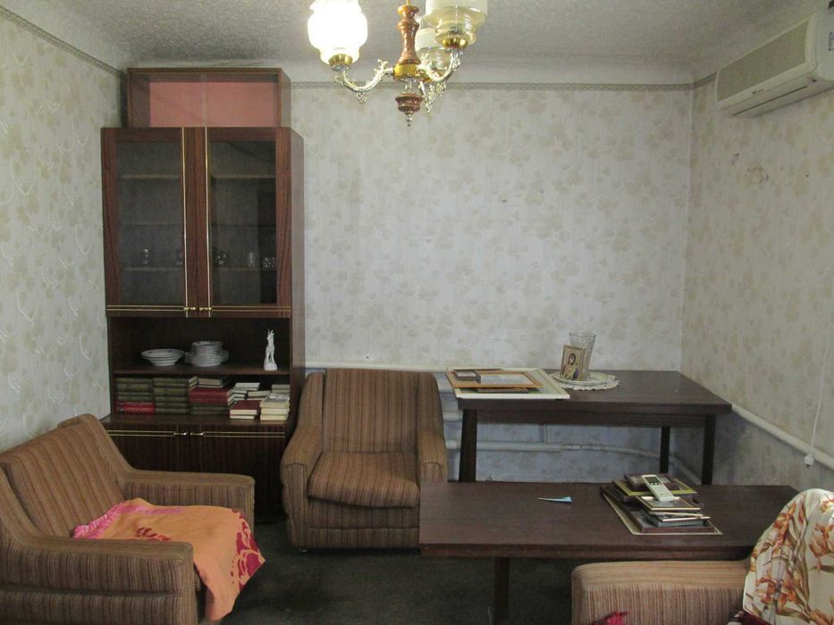 Продам частину будинку по вул. Тітова ( район Дитячої лікарні)