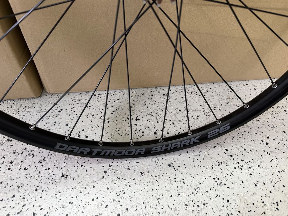 Koła rowerowe 26” DIRT Reverse/Hassns PRO7 GŁOŚNE Dartmoor Sapim