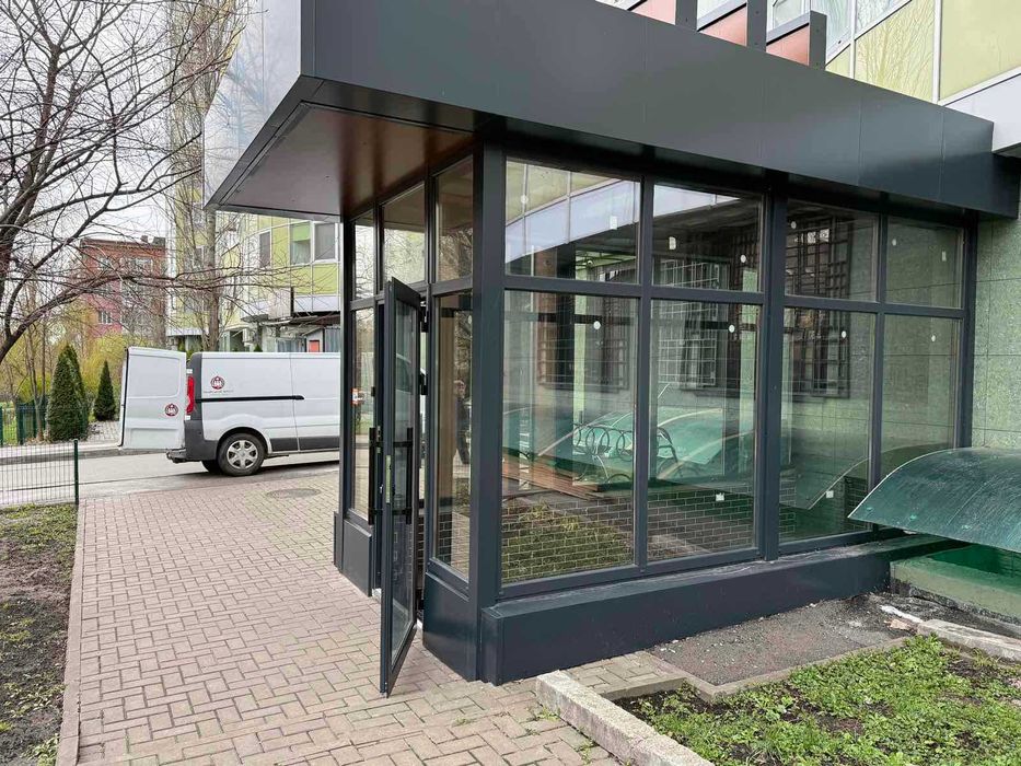 Від Власника, Фасадне приміщення 100 кв.м, біля метро Васильківська.