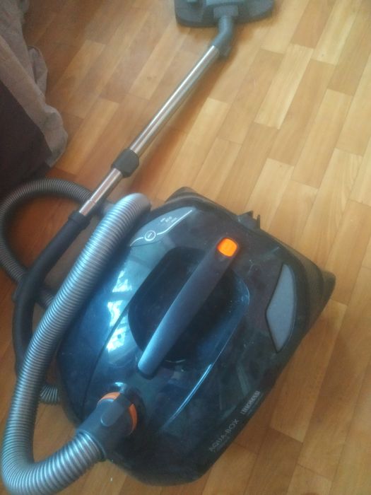 Продам отличный пылесос