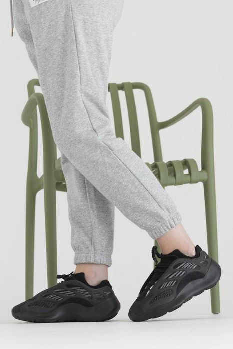Унисекс кроссовки Adidas Yeezy Boost 700 V3 кросівки адидас изи 700 в3