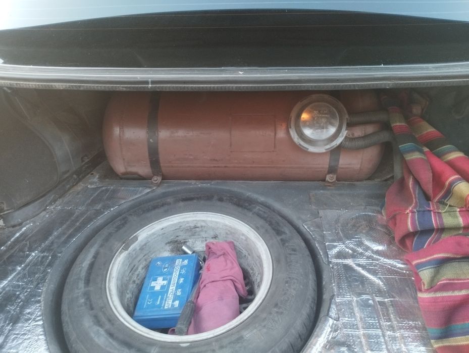 Продам БМВ 730 газ бензин