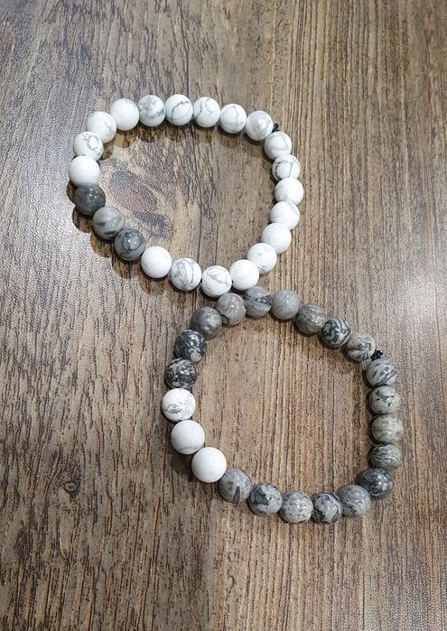 Conjunto pulseiras branca e cinzenta