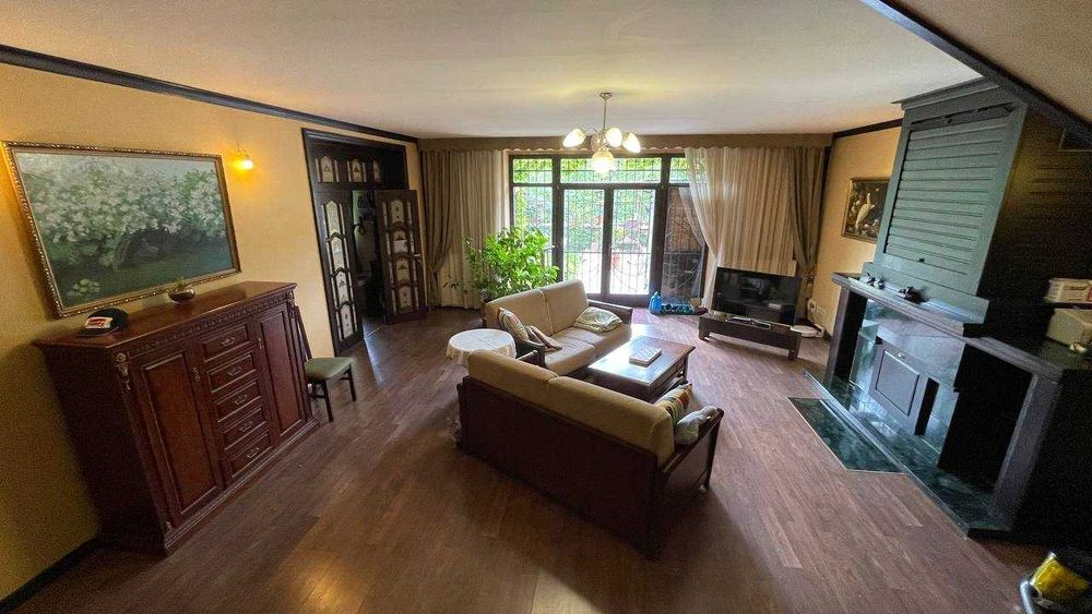 Продам дом с ремонтом. Киев, Голосеево, кризисная цена, без % свой