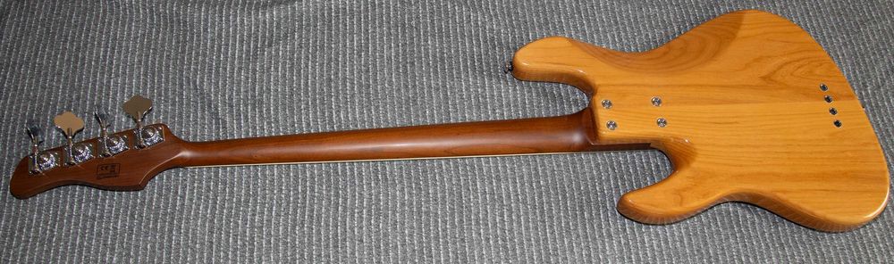 Gitara basowa - Marcus Miller V5 (24 progi)
