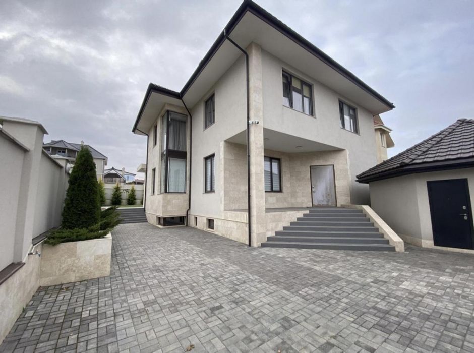 Продажа нового дома с бассейном в Совиньоне 2, Одесса