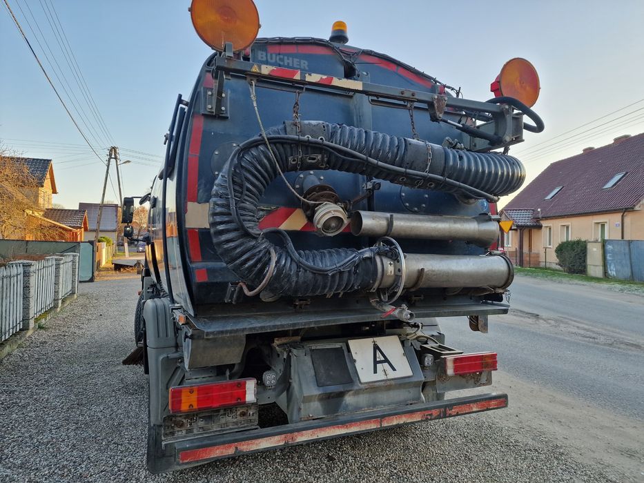 Mercedes Benz, zamiatarka 123 900 brutto