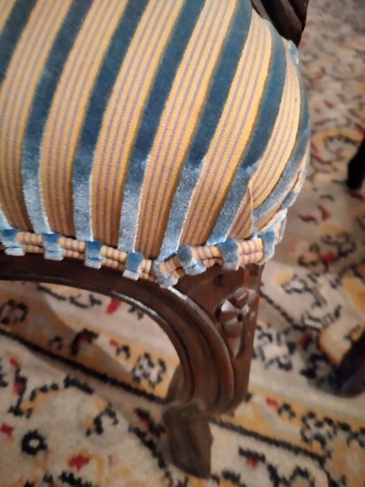 Par de cadeirões franceses em veludo.