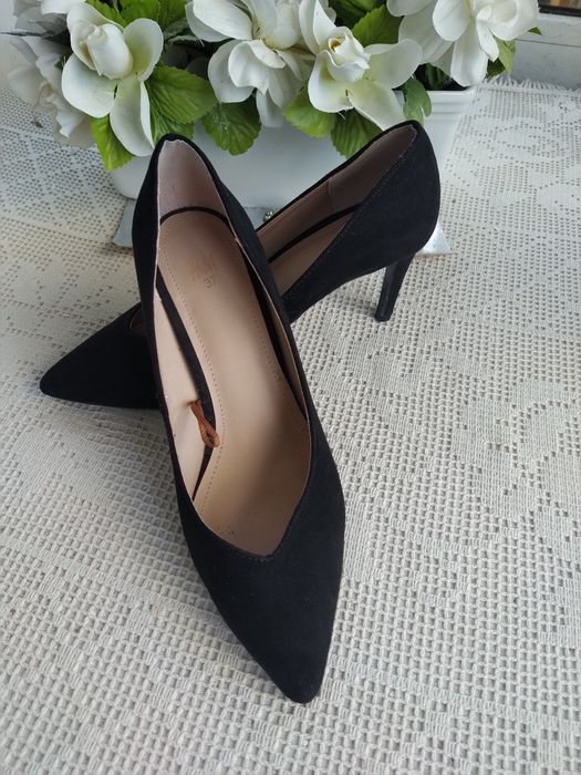 Sapatos de Salto Agulha em Camurça Preta Elegante - H & M - Tamanho 37
