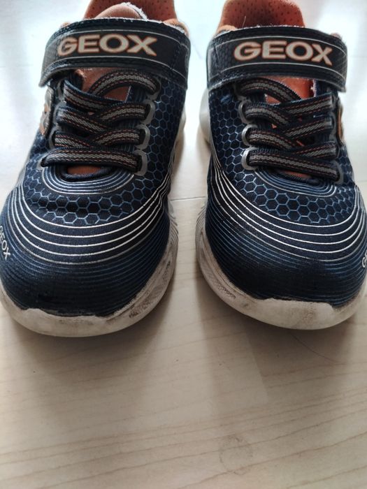 Buty Geox chłopięce sneakersy J Assister, rozmiar 31