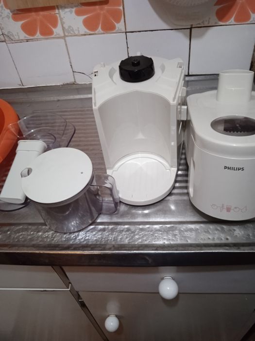 Liquidificadora Philips como nova 225 w  impecável .