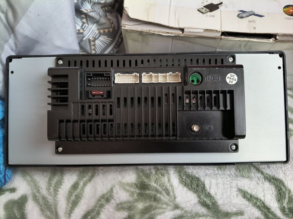 Radio multifunkcyje do auta moduł GPS oraz kamera cofania 29x12