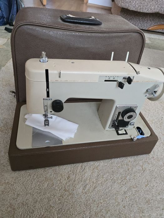 Maszyna do szycia PREDOM 450