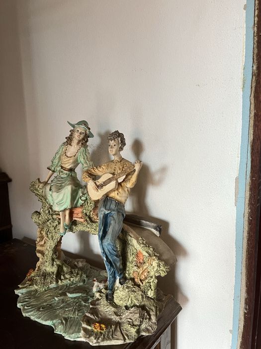 Estatua de enamorados vintage