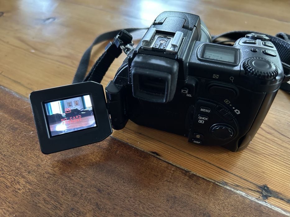 Nikon coolpix 5700 a funcionar