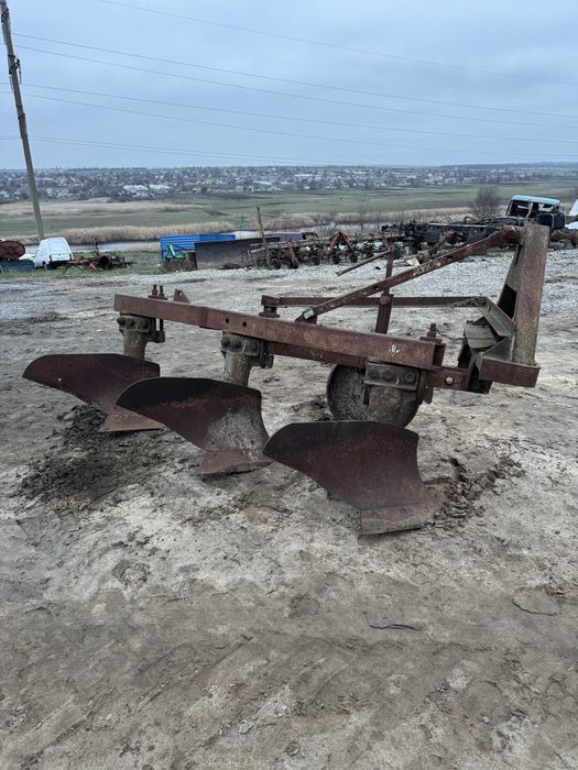 Плуг плн3-35 3-х корпусний