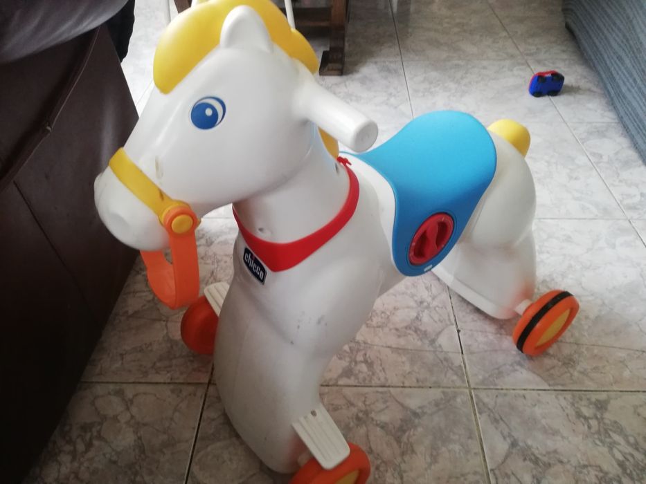 Cavalo Chico - cavalga e relincha