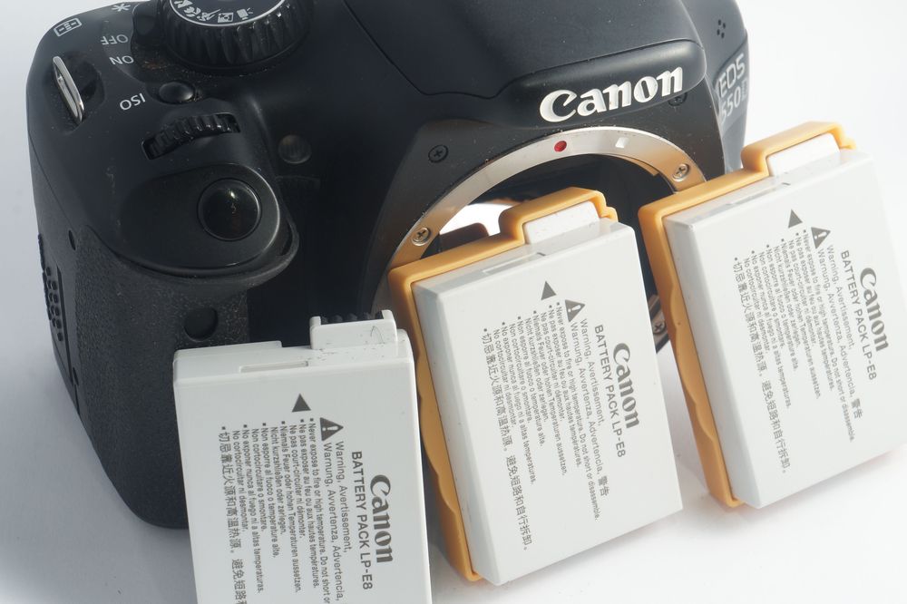 Фотоапарат Canon EOS 550D body