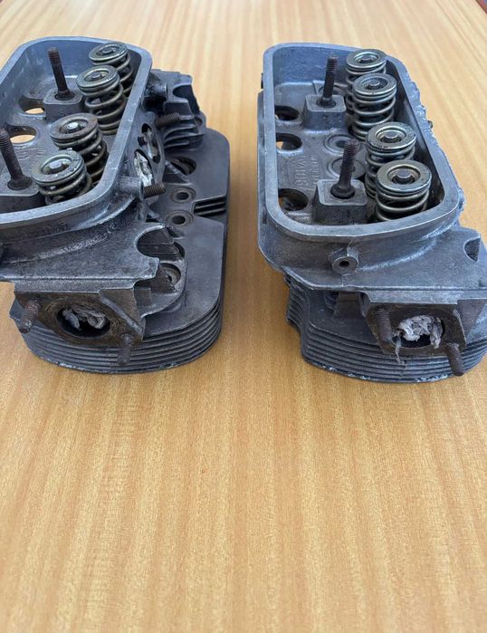 Par de Cabeças de Motor VW Carocha / Pão de Forma – Ref: 113101375A