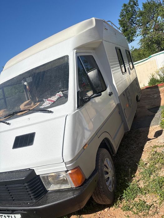 Vende se autocaravana