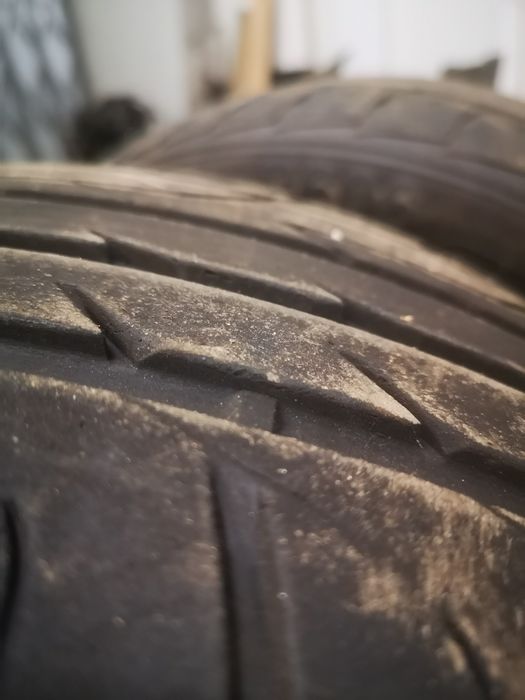 Pneus 235/45 r17