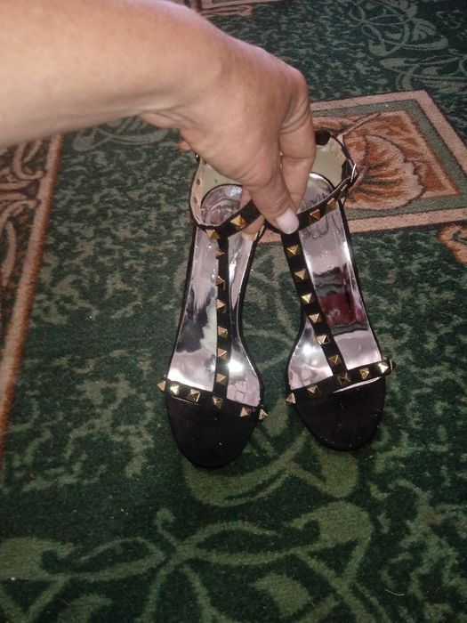 Комбинезон новый продам