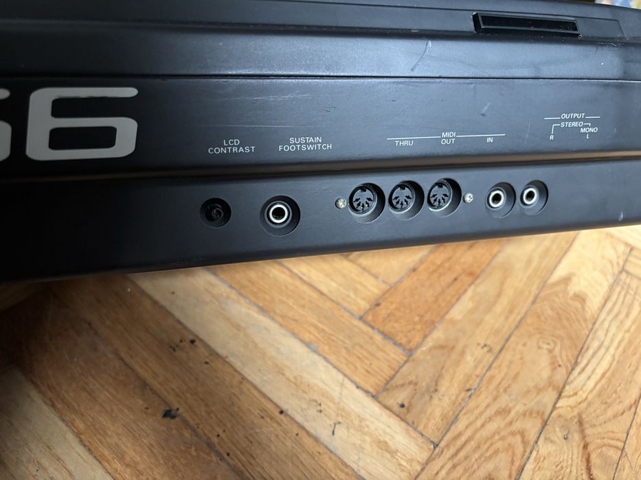 Roland E-56 intelligent synthesizer keyboard