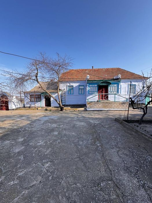 Продається будинок біля річки