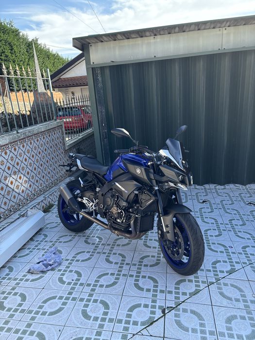 Yamaha MT-10 Race Blue