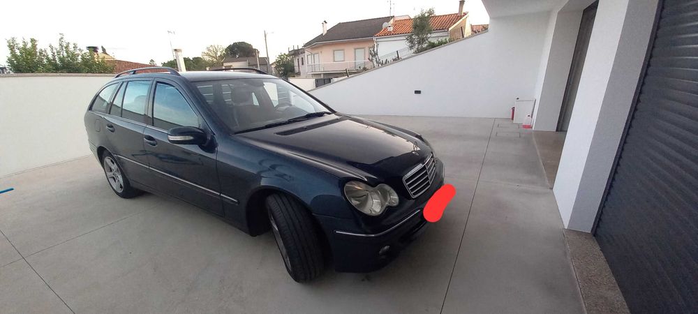 Vendo Carrinha Mercedes C220 do ano de 2004.