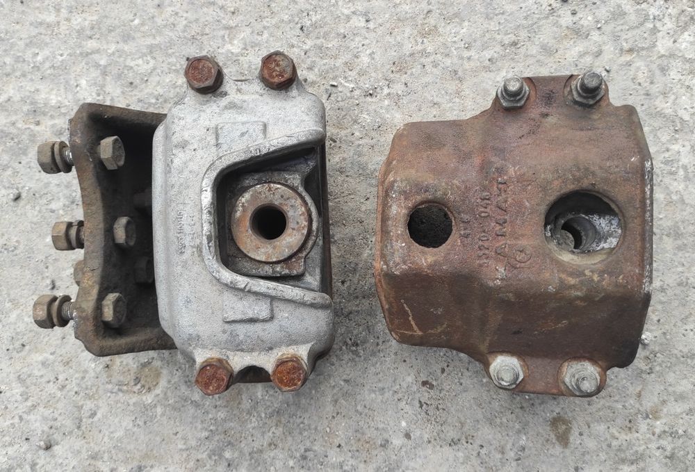 Кронштейн двигуна КамАЗ 5320 4310 55102 5511 або під МТЗ двигуни