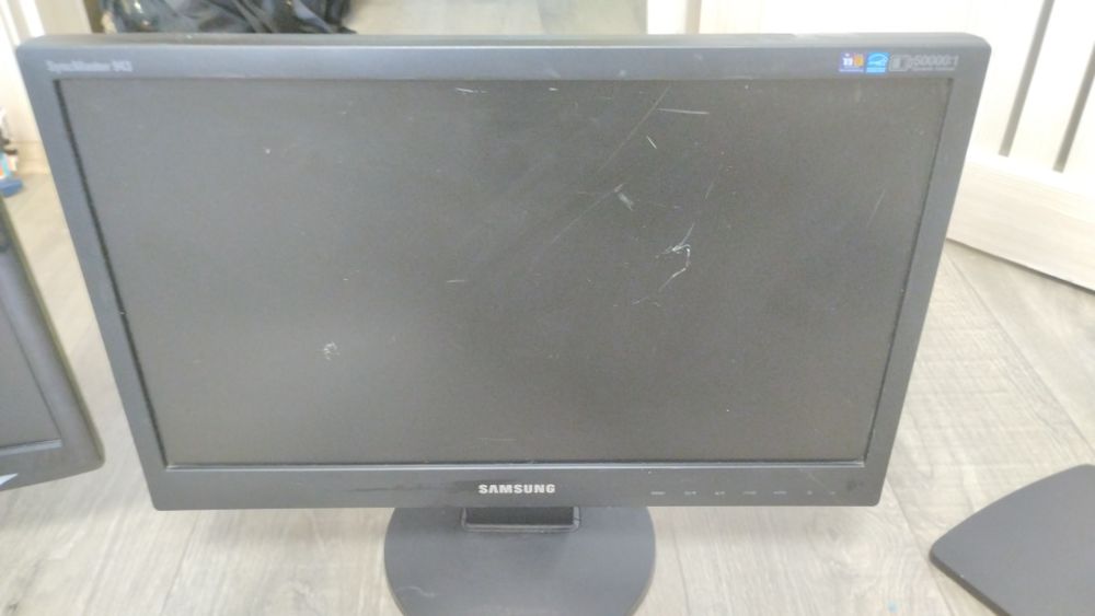 Монитор samsung 19 дюймов 943 SN
