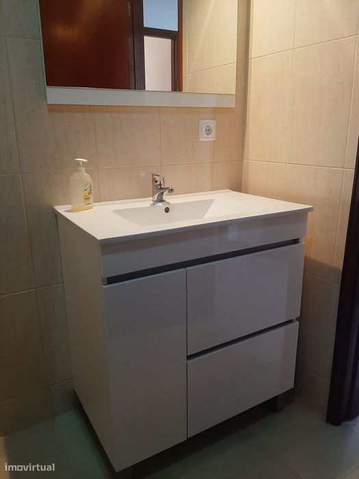 Quarto Individual Mobiliado em Castêlo da Maia