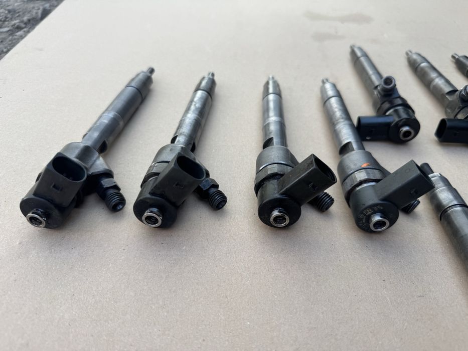 Форсунка 2,2 CDI (ОМ 646) на Mercedes-Benz VITO W639.