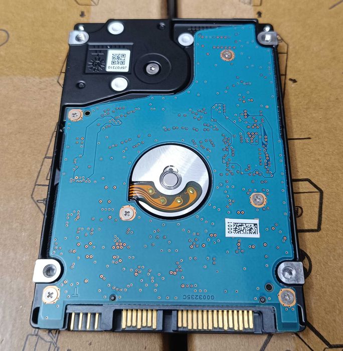 Dysk HDD Toshiba MQ01ABF050 / 2,5" / SATA / 500 GB / 7 mm