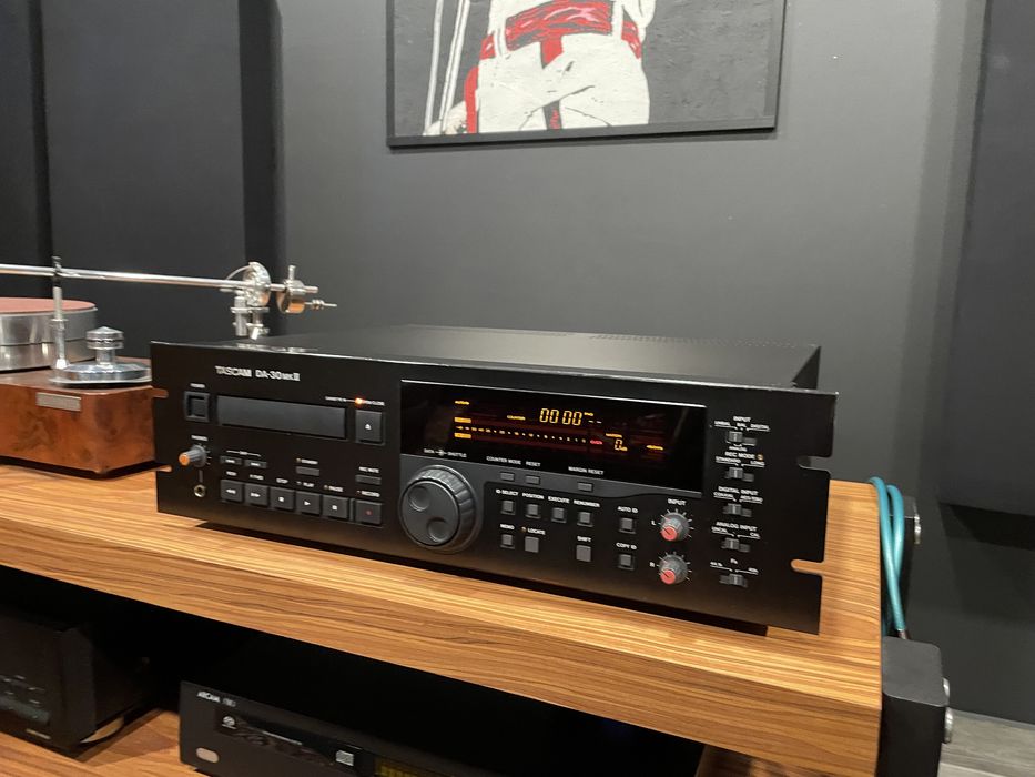 Magnetofon cyfrowy  DAT - Tascam DA30 MK II