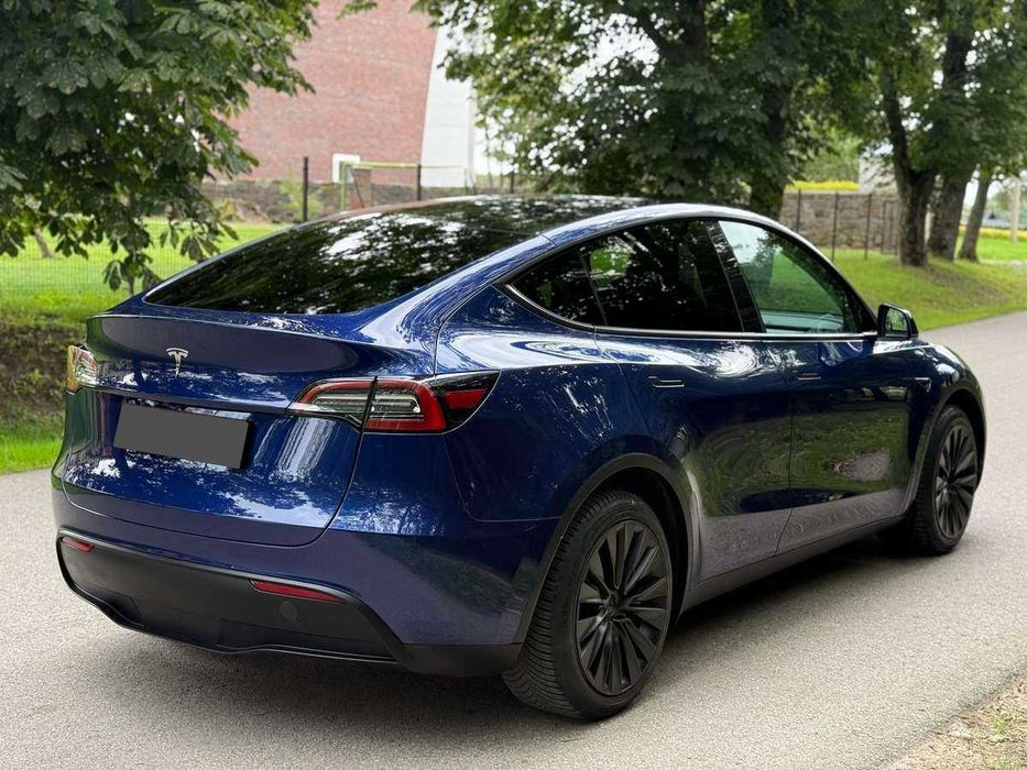 Tesla Model Y 2023 Dual Motor