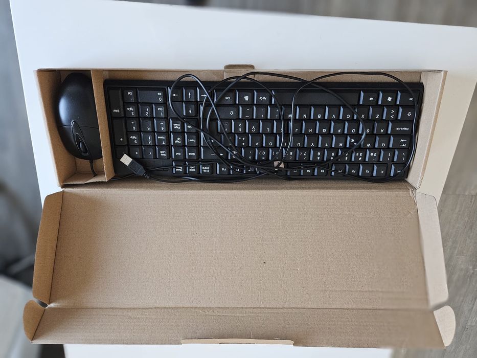 Lote material electrónico