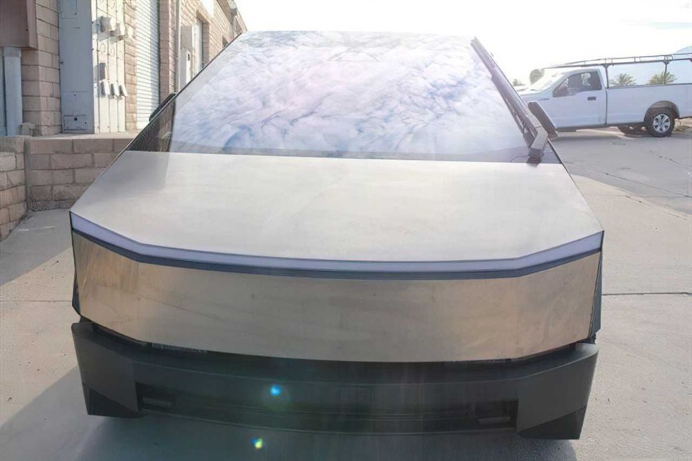 Tesla Cybertruck      2024
