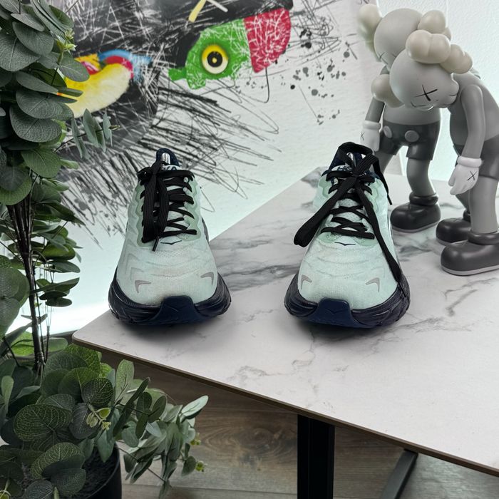 Кросівки Hoka Arahi 6 42.5 розмір E1156