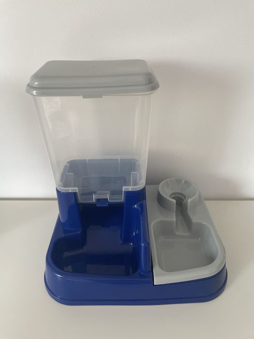 Automat do wody i karmy 2in1